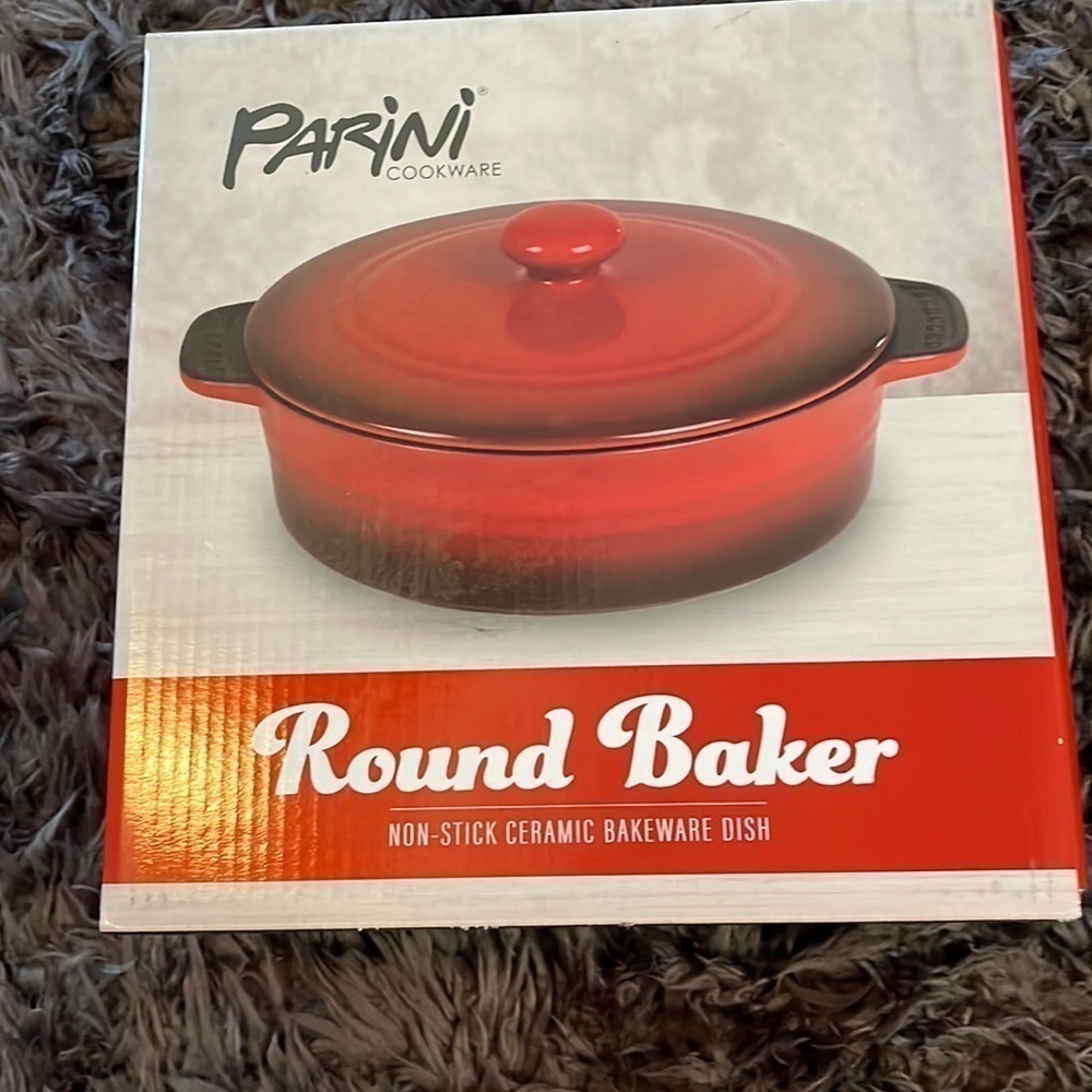 Parini Round Baker non- stick ceramic bakeware dish.